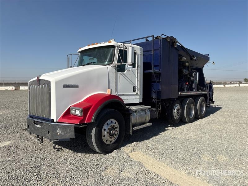 Camion malaxeur Kenworth 8x4 Volumetric Mixer — occasion 2013