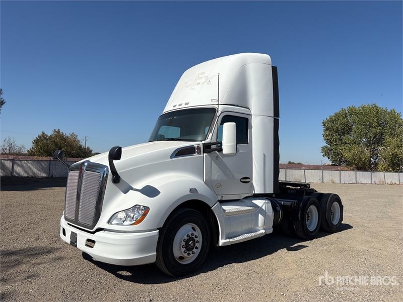 Tracteur routier Kenworth T-680 6x4 T/A Day Cab — occasion 2015