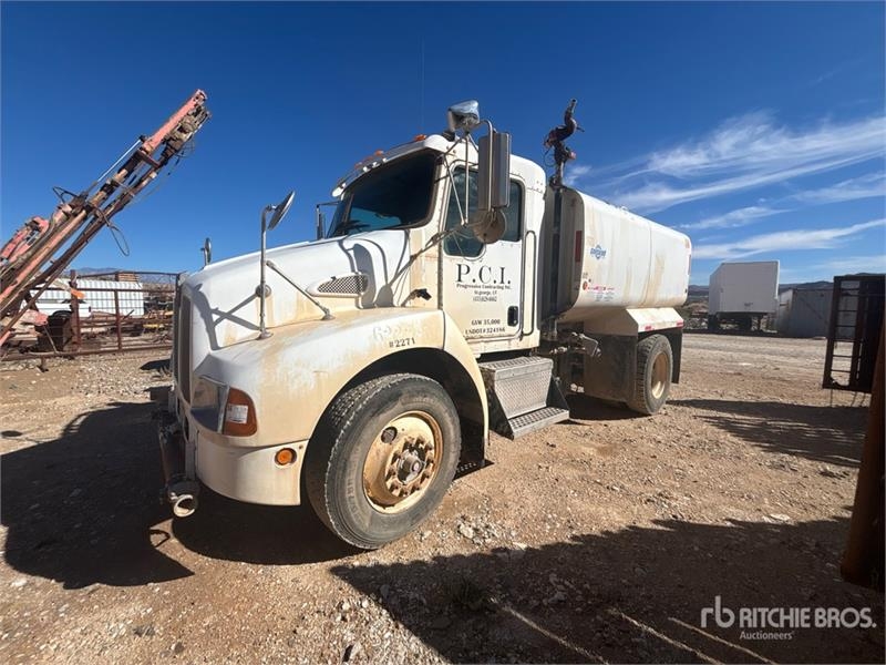 Camion citerne Kenworth T300 — occasion 2004