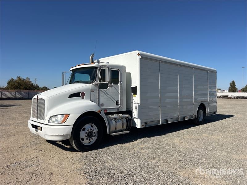 Camion boissons Kenworth T300 4x2 10 Bay Beverage — occasion 2013