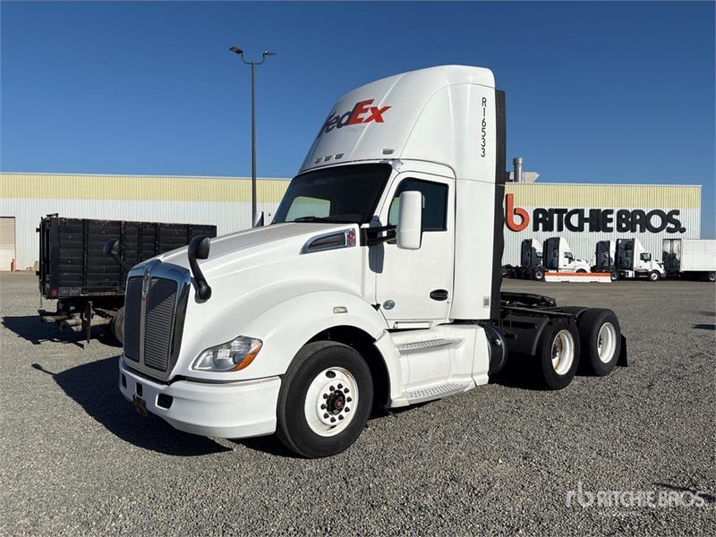 Tracteur routier Kenworth T680 6x4 T/A Day Cab — occasion 2015
