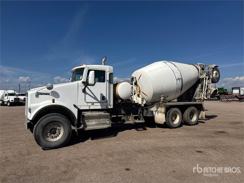 Kenworth W900