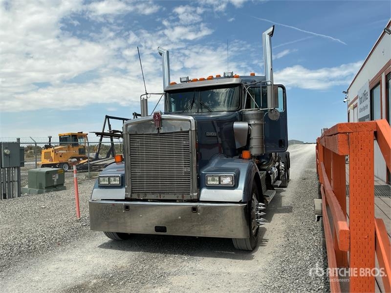 Kenworth W900