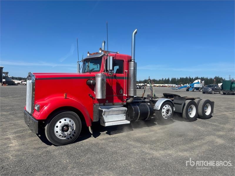 Kenworth W900