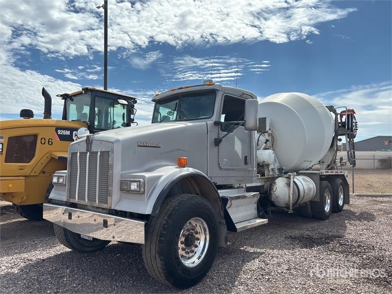 Kenworth W900