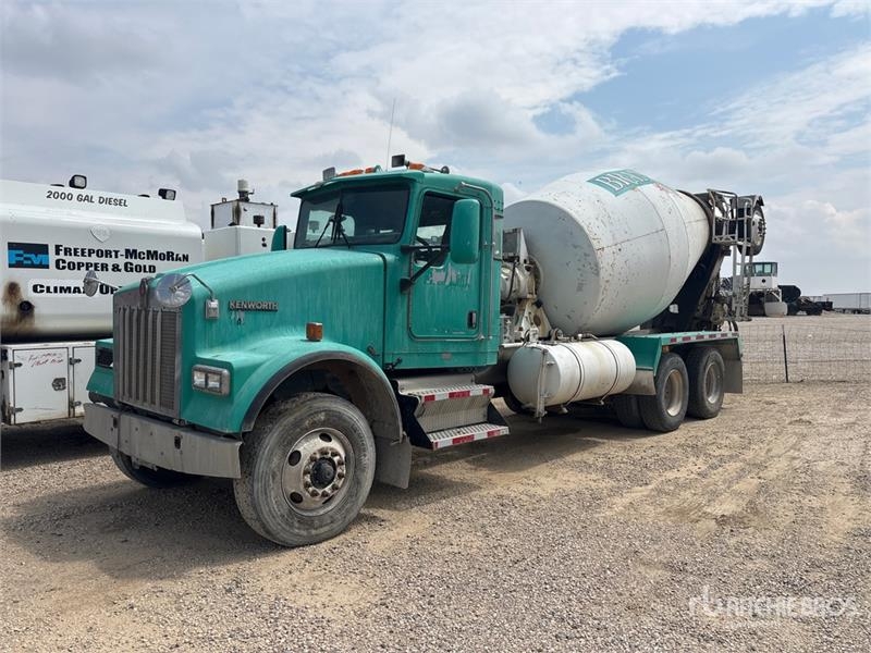 Kenworth W900