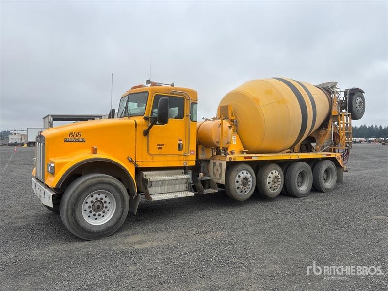Kenworth W900
