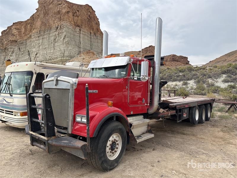 Kenworth W900