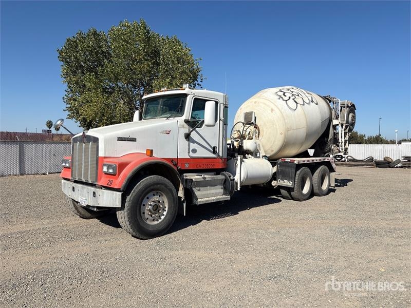 Camion malaxeur Kenworth W900 6x4 Mixer — occasion 2013