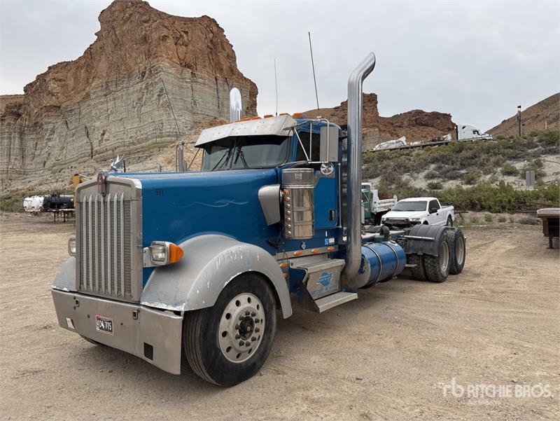 Kenworth W900L
