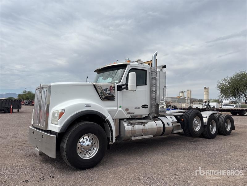 Kenworth W990