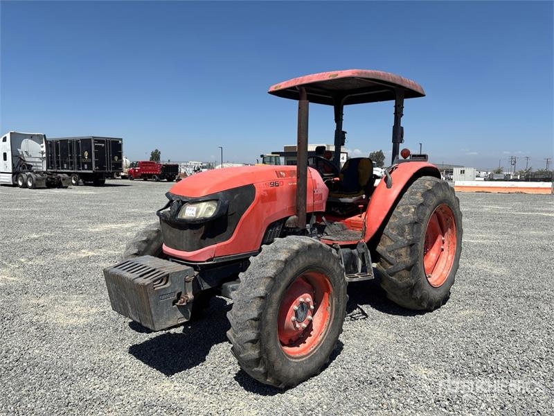 Kubota M9960D