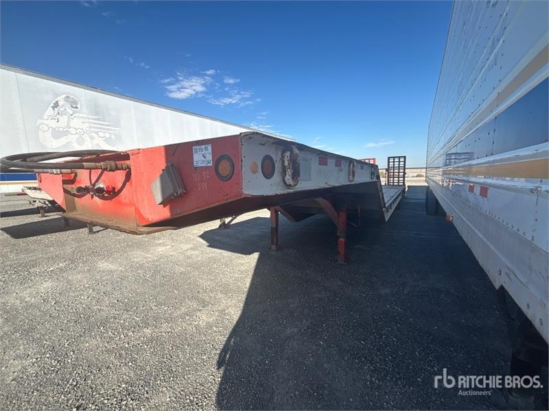 Remorque surbaissée Load King 47 ft Tri/A Step Deck — occasion 2002