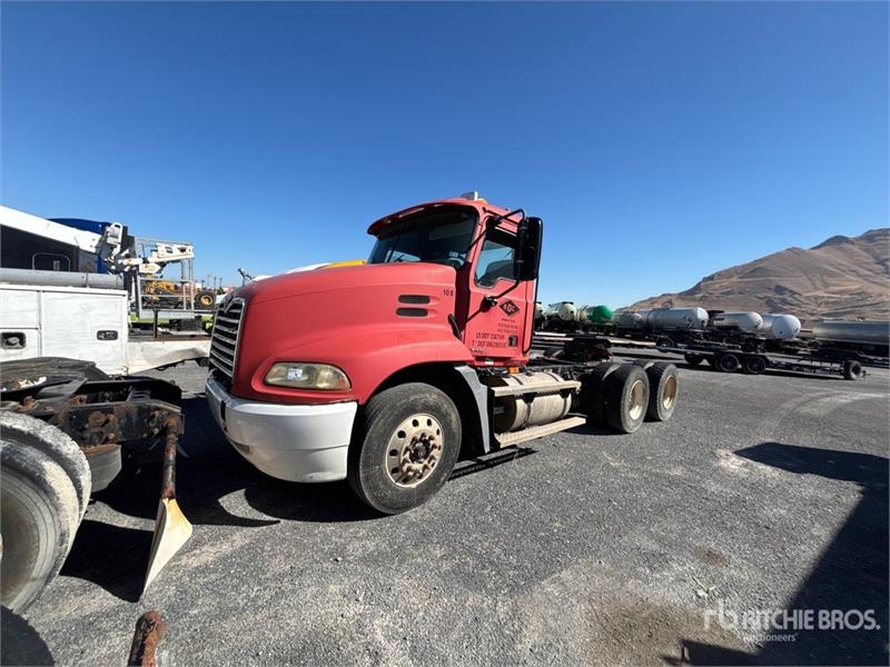 Tracteur routier Mack CX613 — occasion 2004