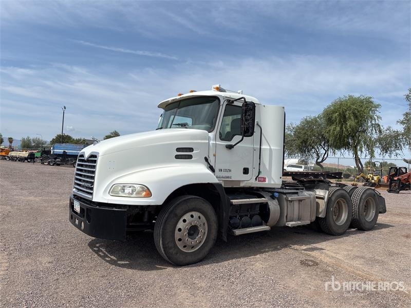 Mack CXU613
