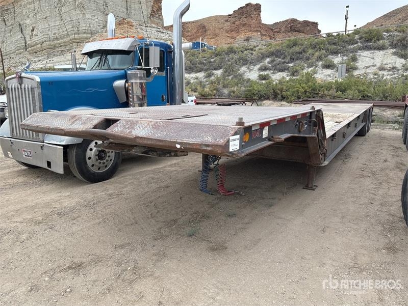 Marmc 43 ft T/A Folding Neck Trailer