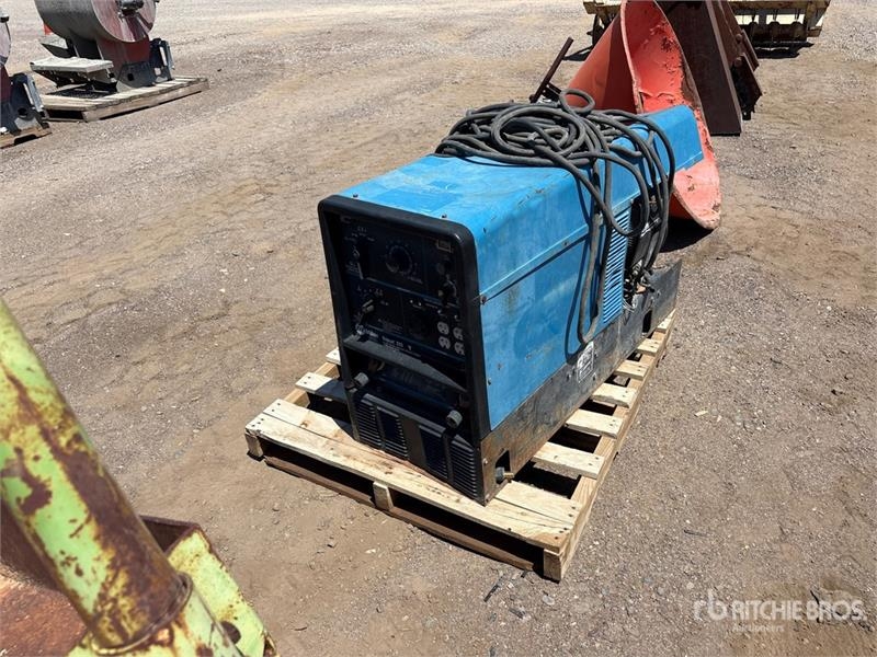 Poste à souder Miller 70 A Skid-Mounted Multi-Process Engine Driven Weld — occasion, 2 365 h
