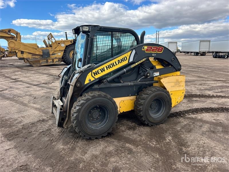 Chargeuse compacte New Holland L228 Two-Speed Skid Steer — occasion 2017, 3 357 h