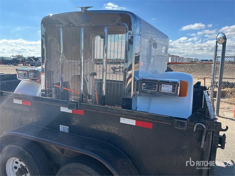Peterbilt Extended Hood - Fits — occasion