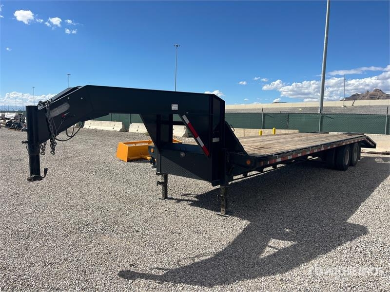 Remorque porte-engins PJ Trailers Trailers 30 ft T/A Gooseneck Equipment Tr — occasion 2014
