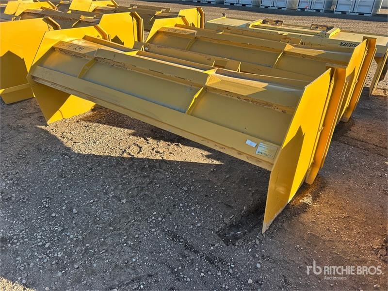 Chasse-neige Pro-tech SP08S 96 in Skid Steer Snow Pusher — occasion