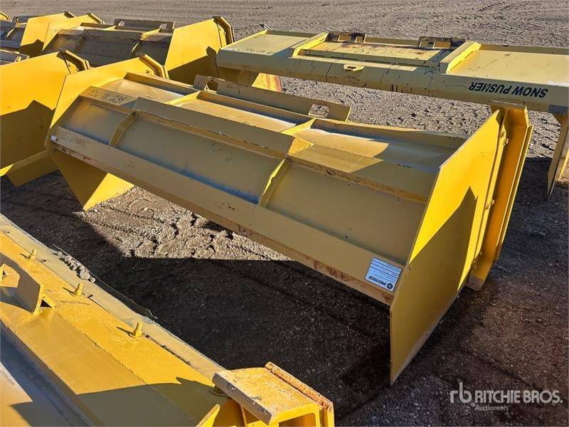 Chasse-neige ProTech SP08S 96 in Skid Steer Snow Pusher — occasion
