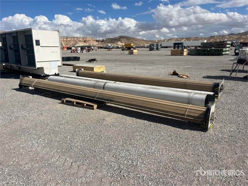 Remorque Quantity of (2) 22 ft 9 in Roll-Up Garage Doors — occasion