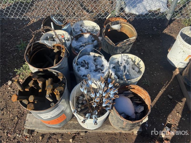 Saleuse Quantity of (6) Pallets of Hardware — occasion