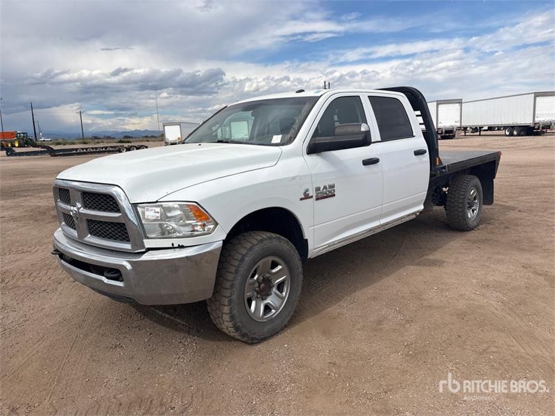 Camion plateau RAM 2500 4x4 Crew Cab Flatbed — occasion 2018