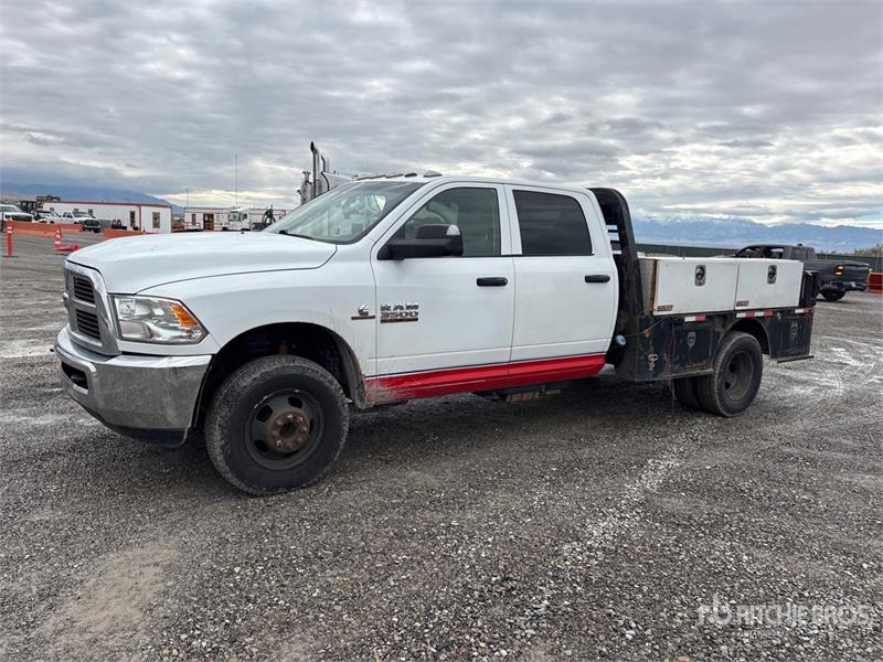 Camion plateau RAM 3500 4x4 Crew Cab Flatbed — occasion 2018, 162 423 h