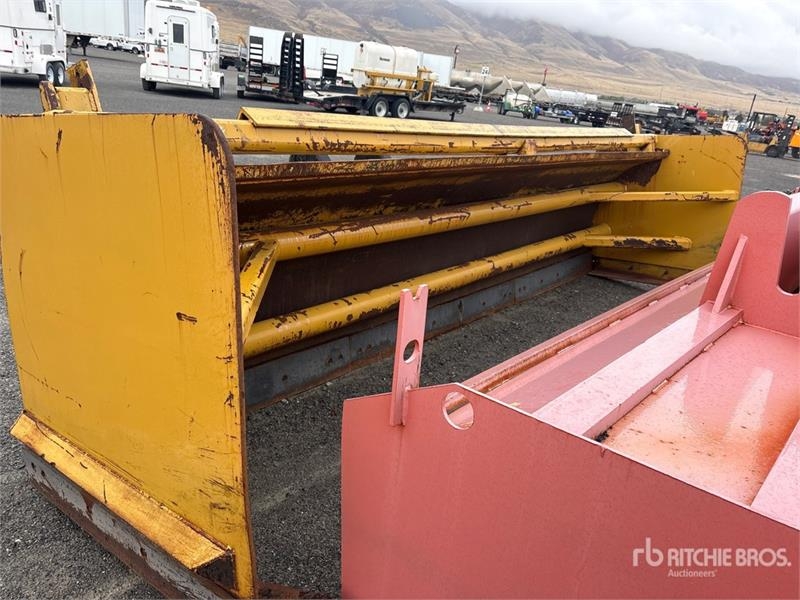 Chasse-neige RyLind 16 ft 8 in 16 ft Hydraulic Snow Plow — occasion