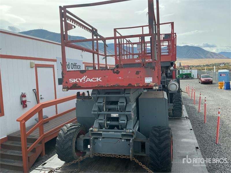SkyJack SJ6832