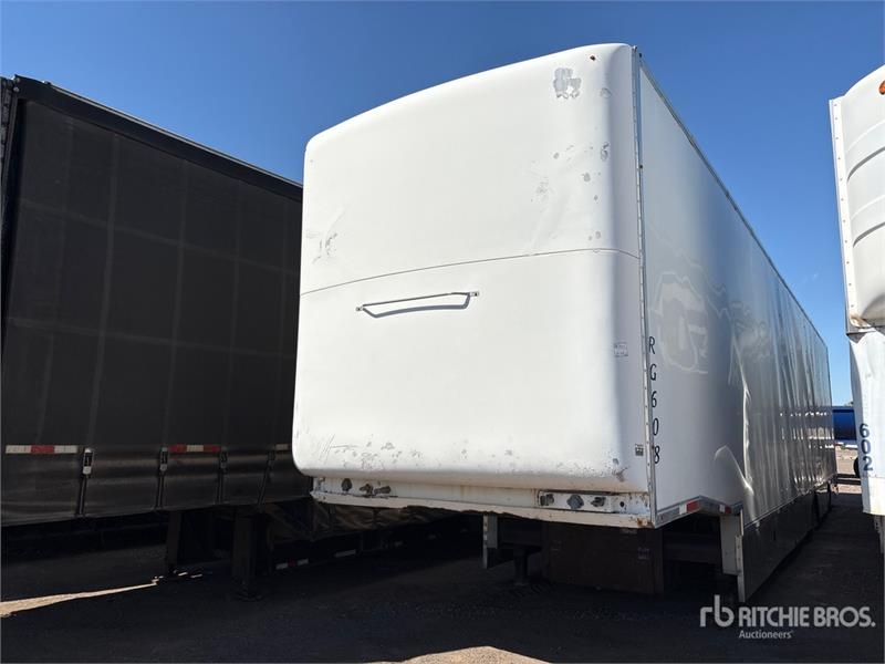 Semi-remorque porte-engins Stoughton T/A 3 Car Enclosed Car Carrier — occasion 2009