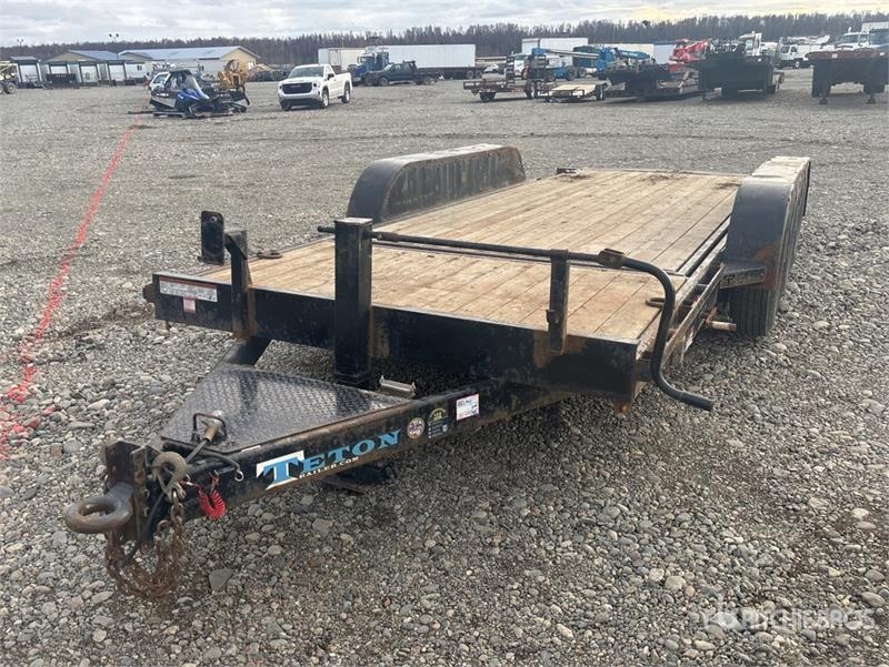 Remorque surbaissée Teton 22 ft Tri/A Tilt Deck — occasion 2023