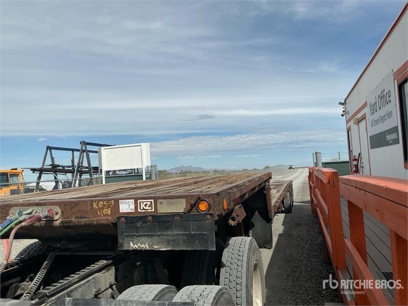 Trail King Flatbed Trailer
