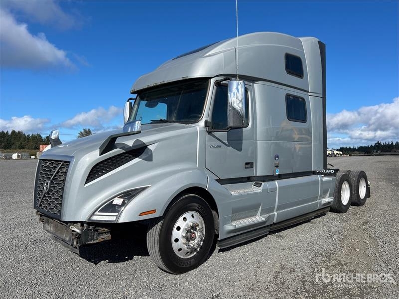 Tracteur routier Volvo VNL — occasion 2021