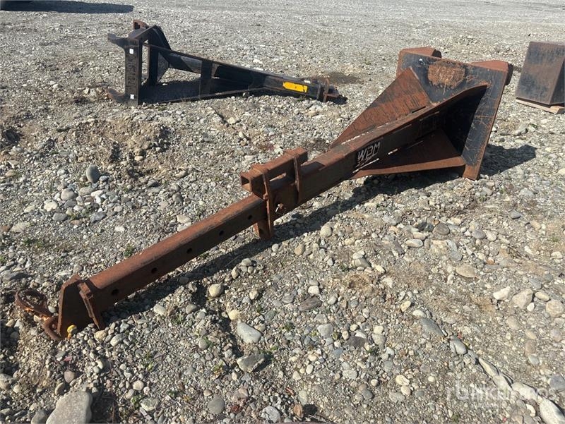 Chariot télescopique WBM 120 in Q/C Wheel Material Handling Arm - Fi — occasion