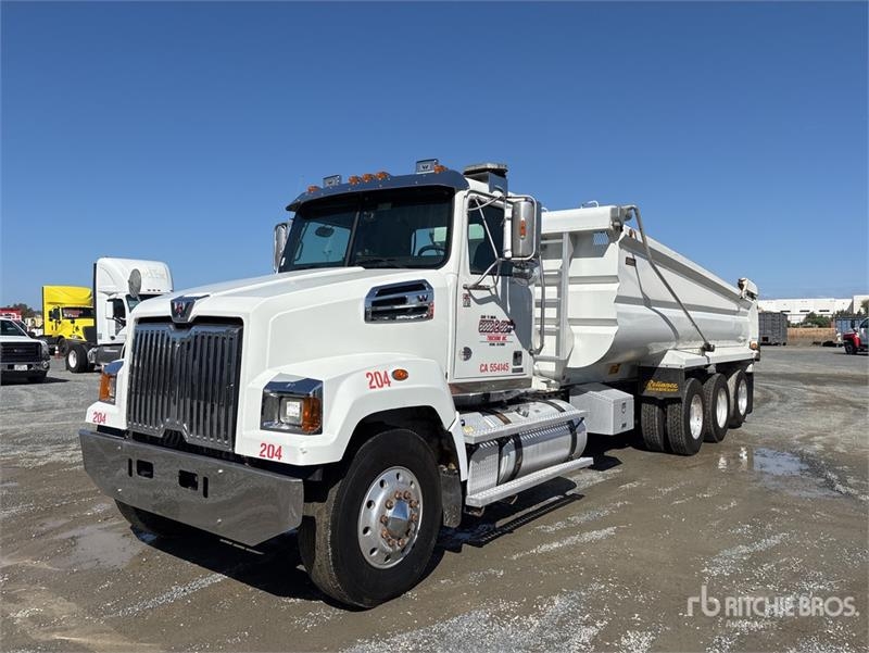Camion benne Western Star 4700SF 8x4 Tri/A Dump — occasion 2021