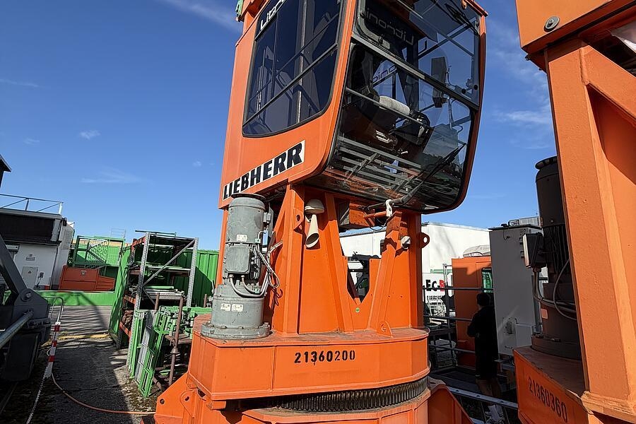 Grue à tour Liebherr 140 EC-H 6 Litronic — occasion 2007