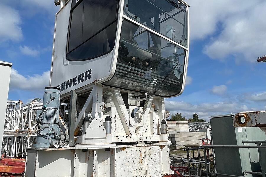 Grue à tour Liebherr 280 EC-H 12 Litronic — occasion 2005