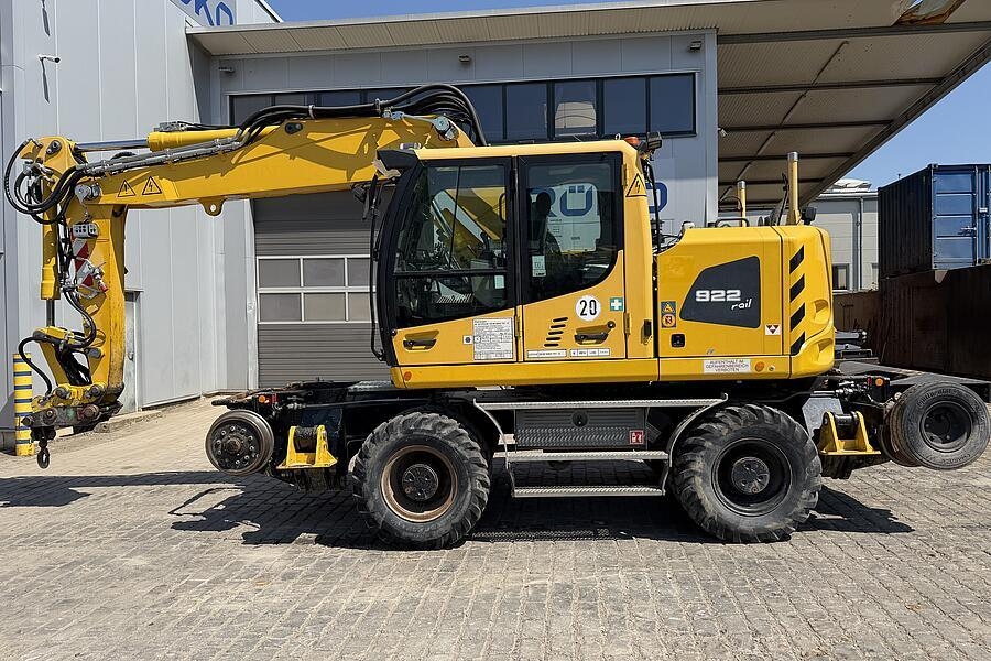 Pelle sur pneus Liebherr A 922 Rail Litronic — occasion 2018, 13 080 h