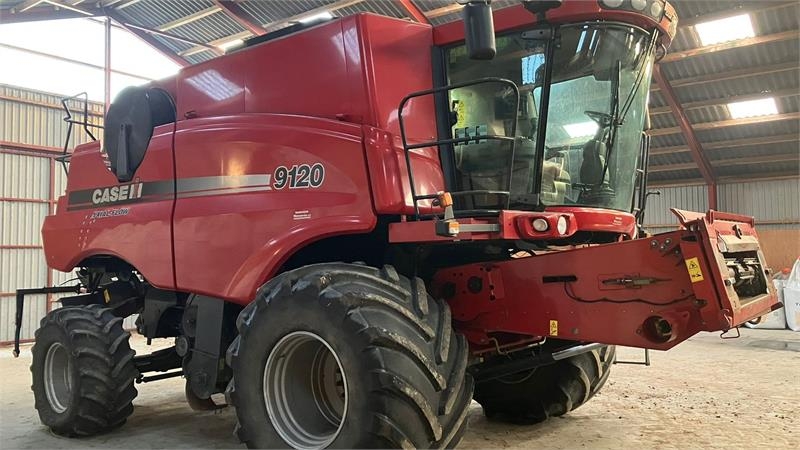 Case IH Axial Flow 9120 Med 30-fods skærebord og vogn.