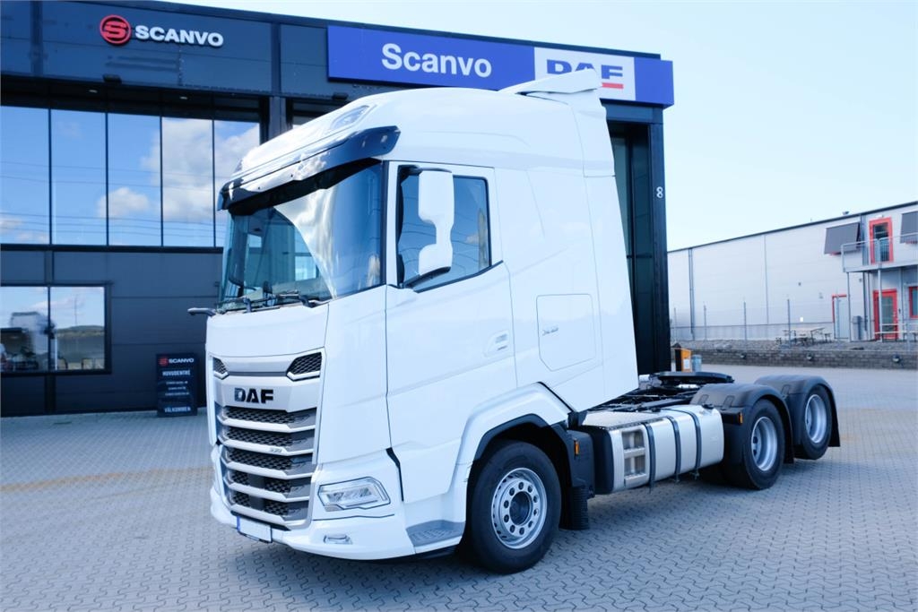 DAF Ny DAF XG530 dragbil med motorkraftuttag - på väg