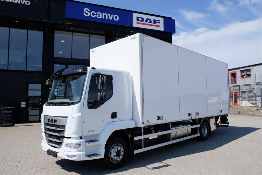 DAF XB 210 FA 4x2 16 ton med JPGS skåp