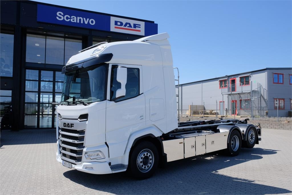 DAF XF530 FAN 6x2*4 lastväxlare med HIAB 21 ton - klar