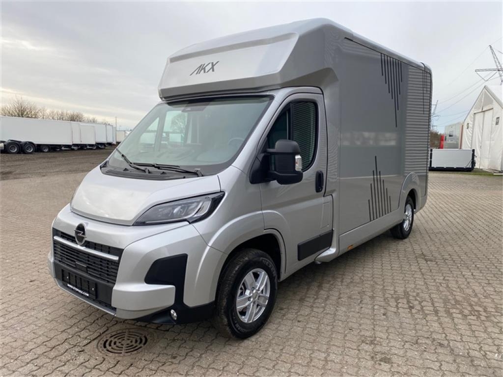 Lösa byggnationer Opel Movano AUT. 3500 kg hästbus
