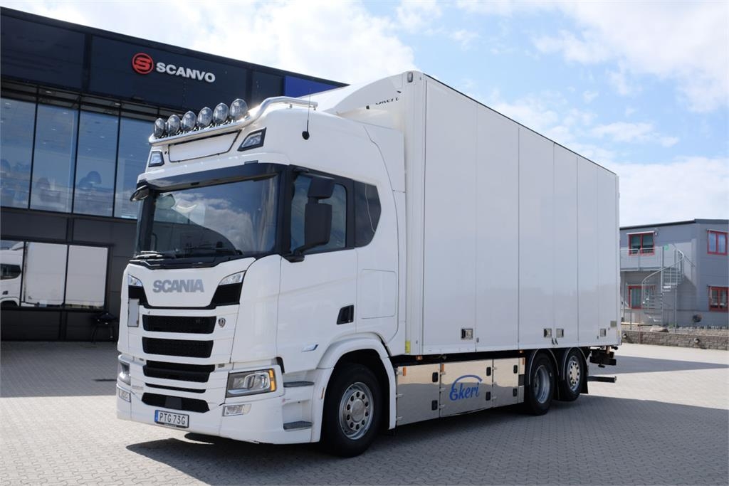 Scania R500 Super 6x2*4 Ekeri 2022 - välutrustad skåpbil