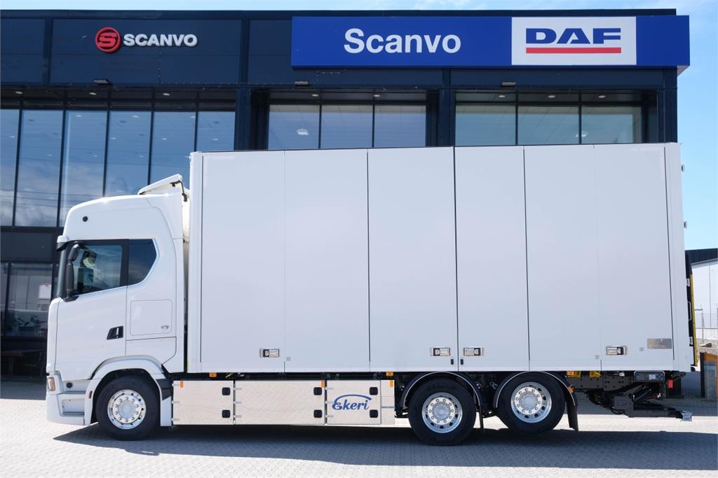 Scania S 660 6x2 Ekeri skåpbil