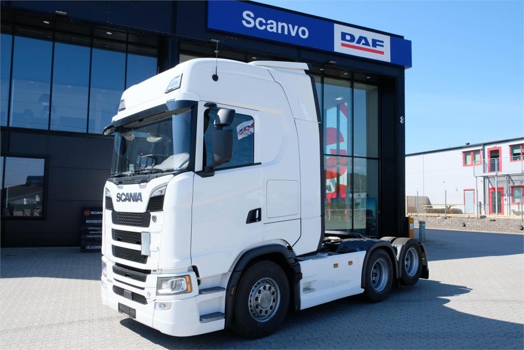 Scania S660 V8 6x2 dragbil 2024