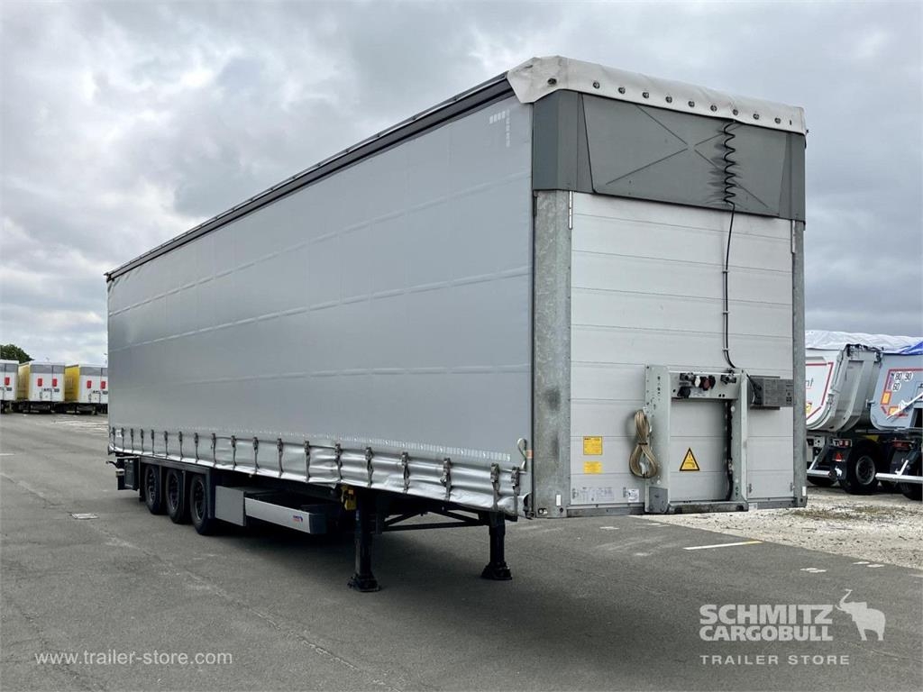 Schmitz Cargobull Curtainsider Mega GetrÃ¤nke